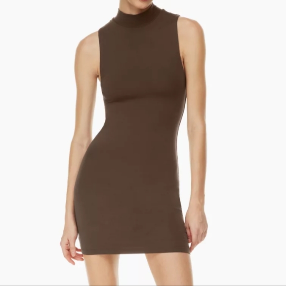 Sleeveless mock-neck mini dress by Aritzia - Picture 5 of 6